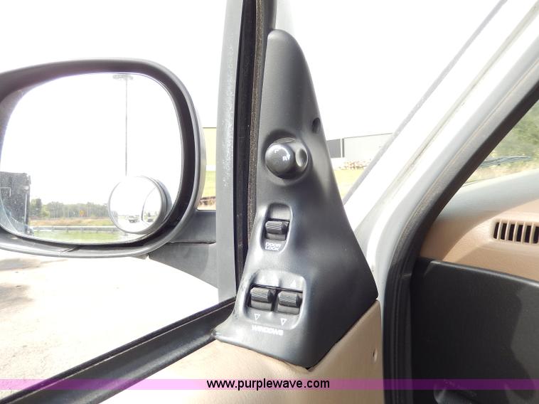 image for item H9593 2001 Dodge Ram 1500 Regency van