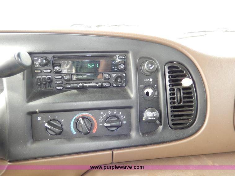 image for item H9593 2001 Dodge Ram 1500 Regency van