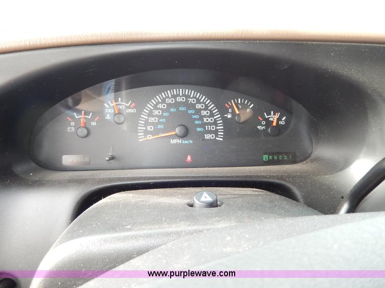 image for item H9593 2001 Dodge Ram 1500 Regency van