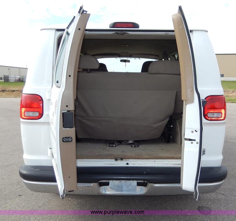 image for item H9593 2001 Dodge Ram 1500 Regency van