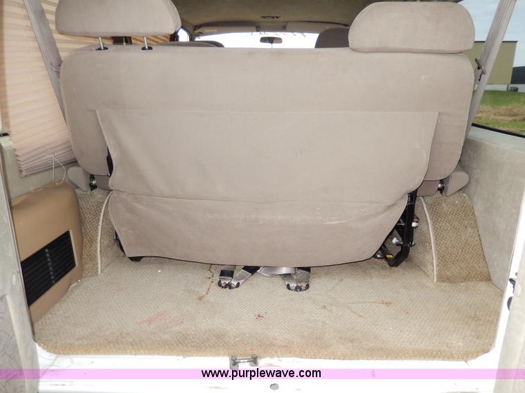 image for item H9593 2001 Dodge Ram 1500 Regency van