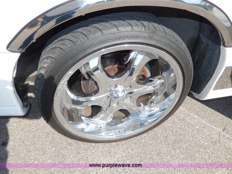 image for item H9595 2001 Lincoln Town Car Executive