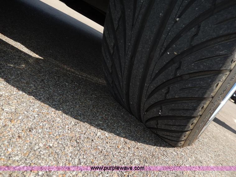 image for item H9595 2001 Lincoln Town Car Executive