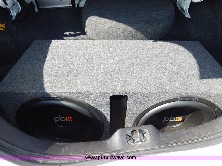 image for item H9595 2001 Lincoln Town Car Executive