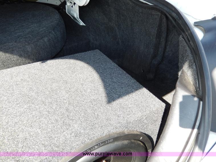 image for item H9595 2001 Lincoln Town Car Executive