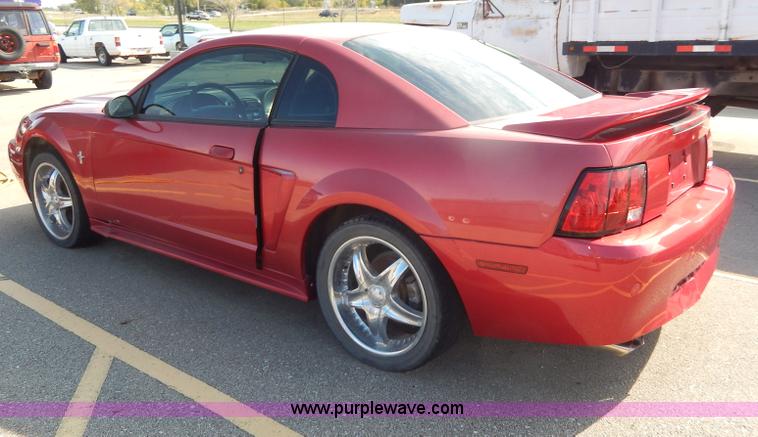 image for item H9596 2000 Ford Mustang