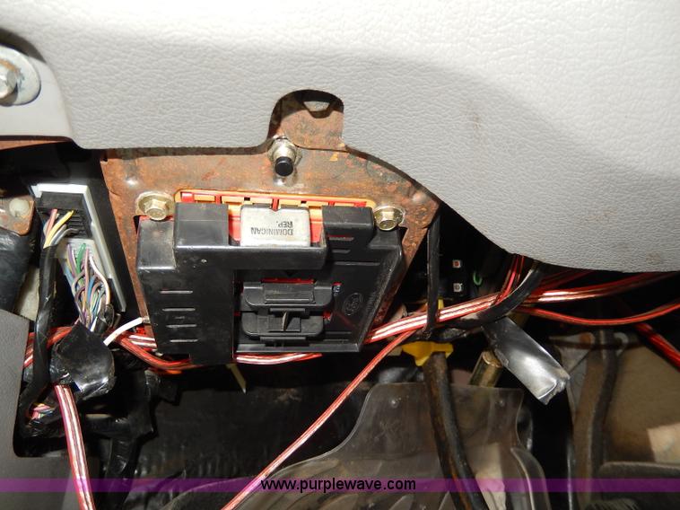 image for item H9596 2000 Ford Mustang