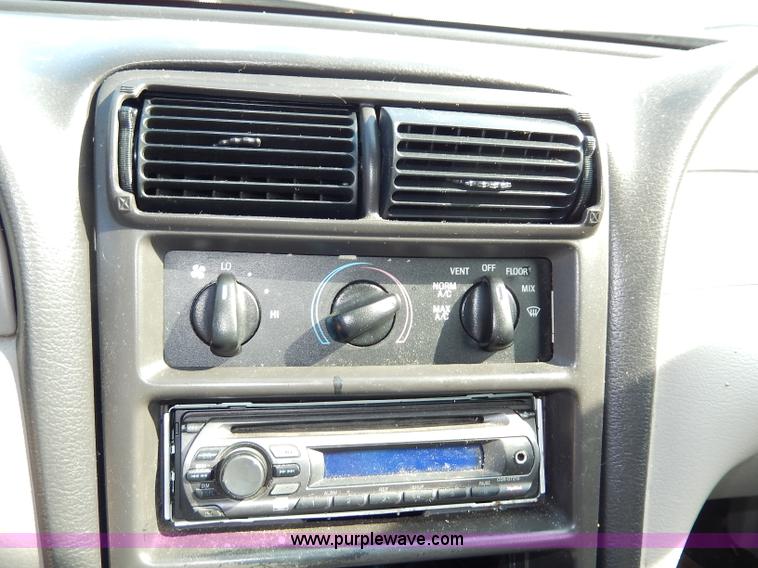 image for item H9596 2000 Ford Mustang