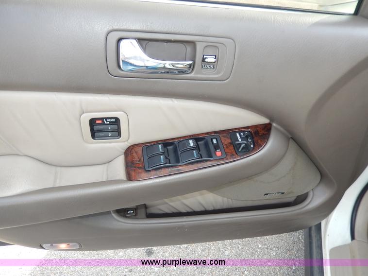 image for item H9598 1998 Acura RL