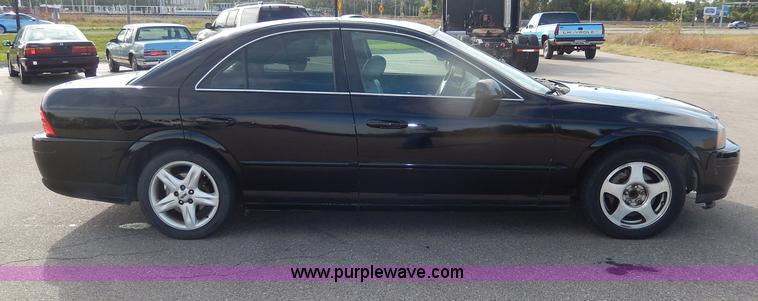 image for item H9599 2001 Lincoln LS V8