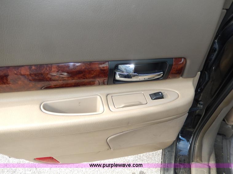 image for item H9599 2001 Lincoln LS V8