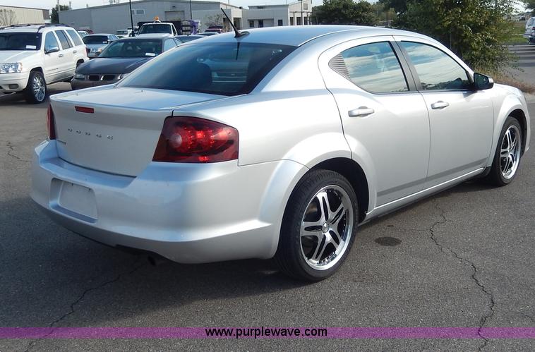image for item H9600 2011 Dodge Avenger SXT