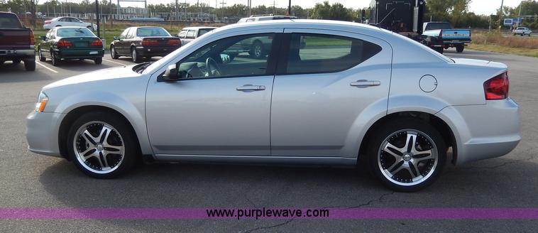 image for item H9600 2011 Dodge Avenger SXT
