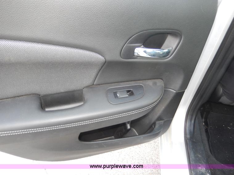 image for item H9600 2011 Dodge Avenger SXT