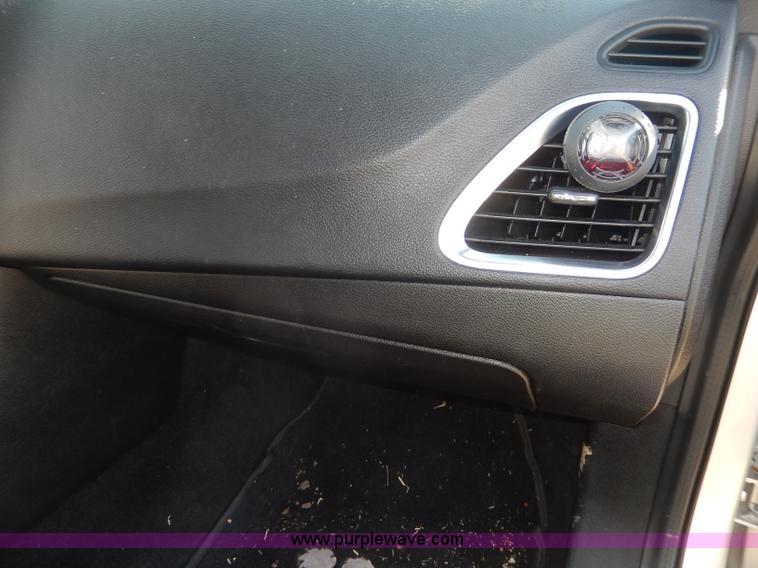 image for item H9600 2011 Dodge Avenger SXT