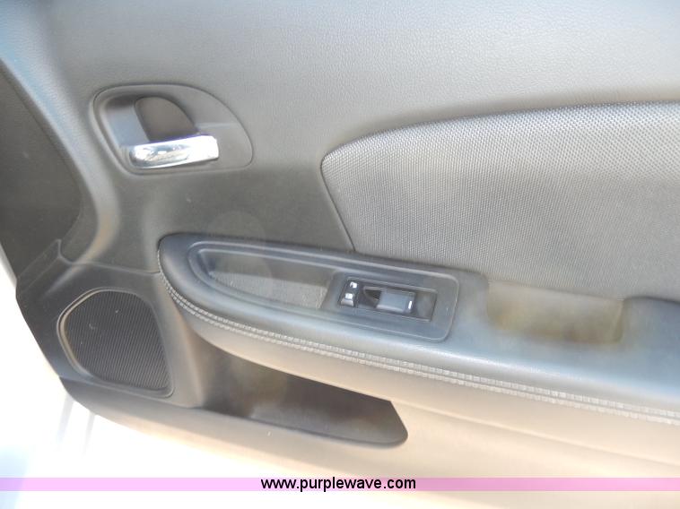 image for item H9600 2011 Dodge Avenger SXT