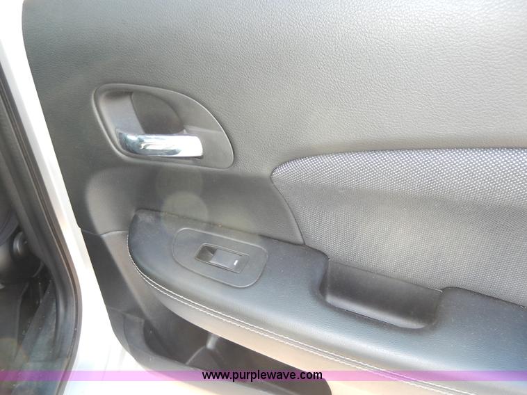 image for item H9600 2011 Dodge Avenger SXT