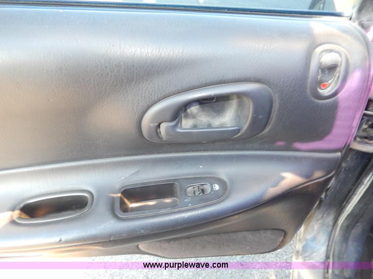 image for item H9603 2000 Dodge Intrepid ES