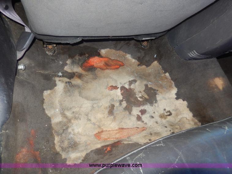image for item H9603 2000 Dodge Intrepid ES