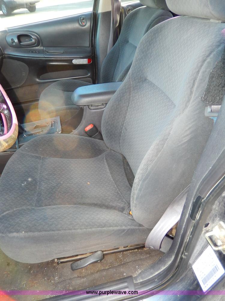 image for item H9603 2000 Dodge Intrepid ES
