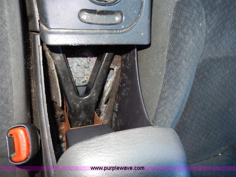 image for item H9603 2000 Dodge Intrepid ES