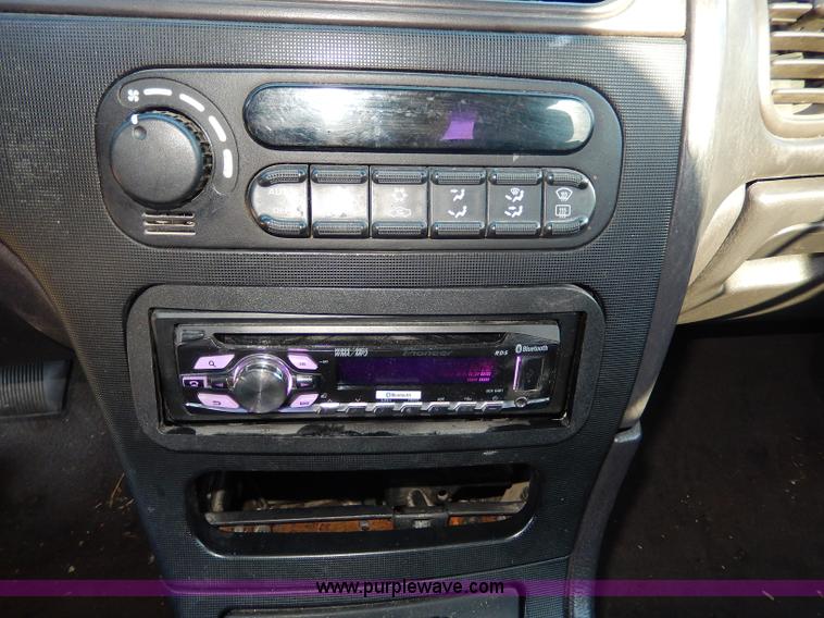 image for item H9603 2000 Dodge Intrepid ES