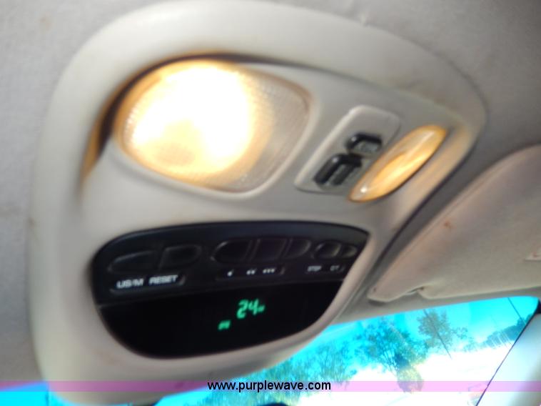 image for item H9603 2000 Dodge Intrepid ES