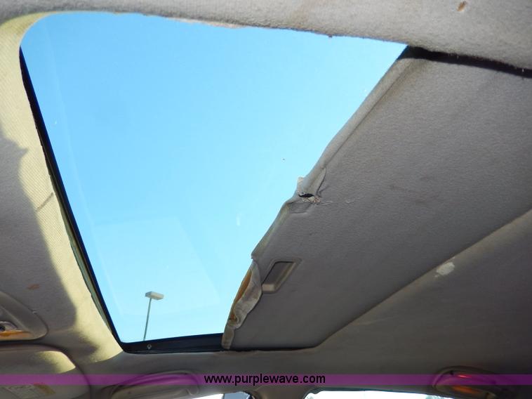 image for item H9603 2000 Dodge Intrepid ES