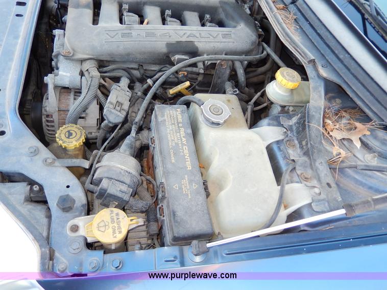 image for item H9603 2000 Dodge Intrepid ES