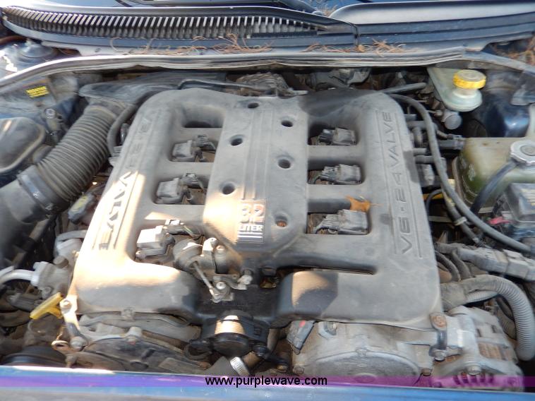 image for item H9603 2000 Dodge Intrepid ES
