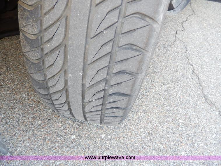image for item H9603 2000 Dodge Intrepid ES