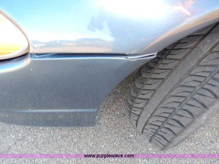 image for item H9603 2000 Dodge Intrepid ES