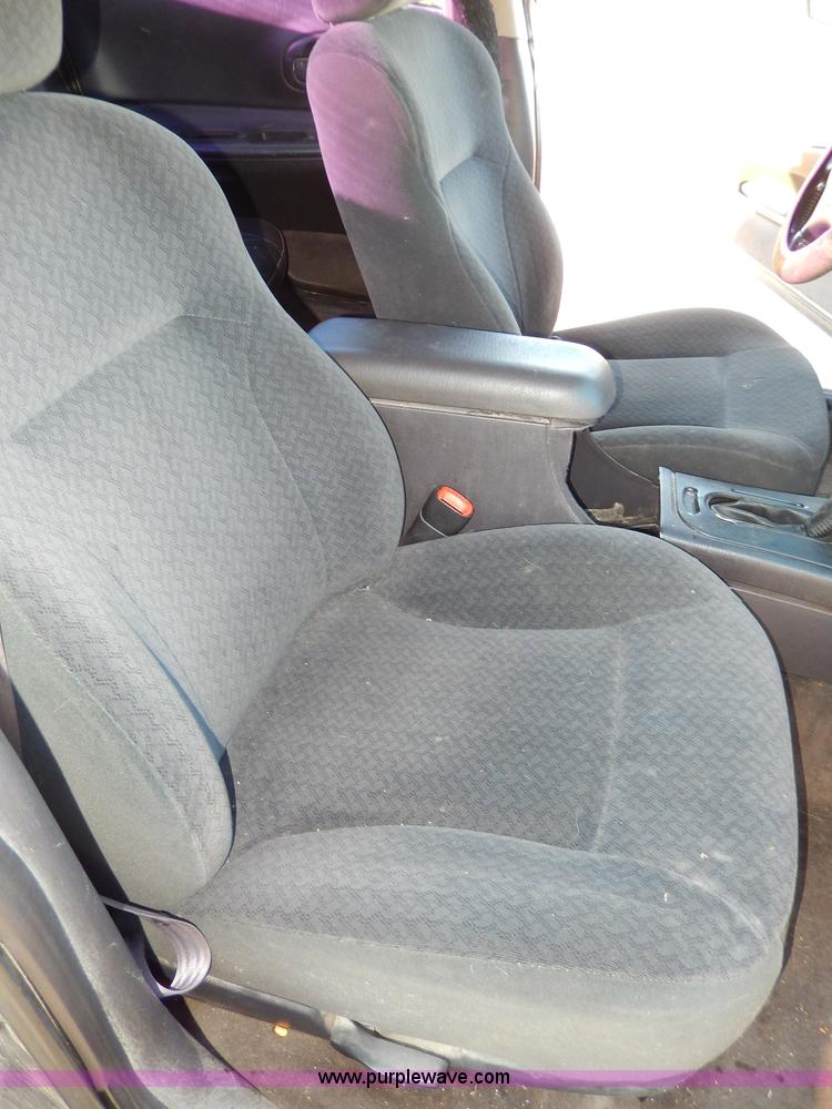 image for item H9603 2000 Dodge Intrepid ES