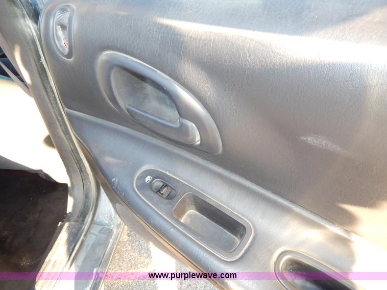 image for item H9603 2000 Dodge Intrepid ES
