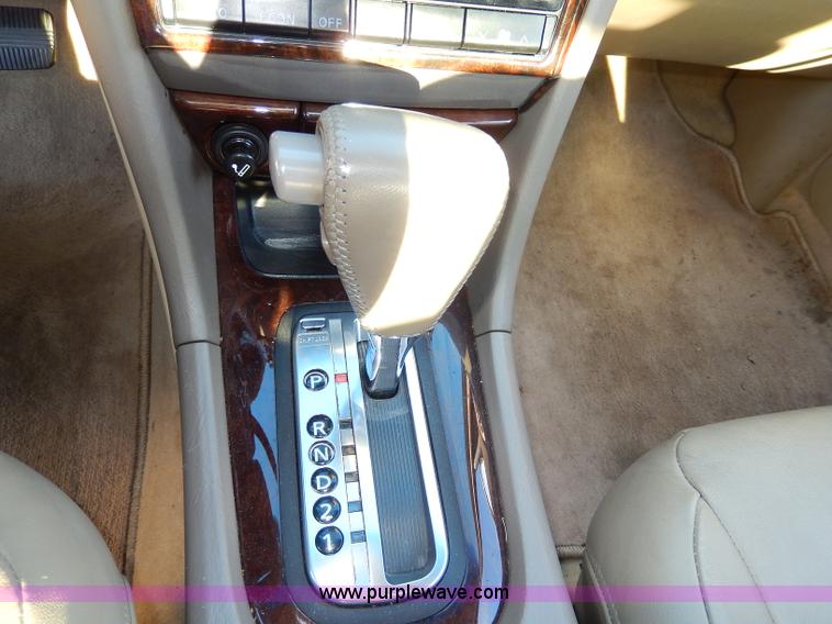 image for item H9604 2000 Infiniti I30