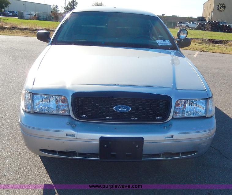 image for item H9605 2002 Ford Crown Victoria Police Interceptor