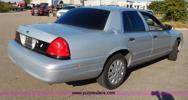 image for item H9605 2002 Ford Crown Victoria Police Interceptor