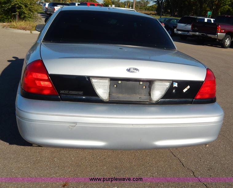 image for item H9605 2002 Ford Crown Victoria Police Interceptor