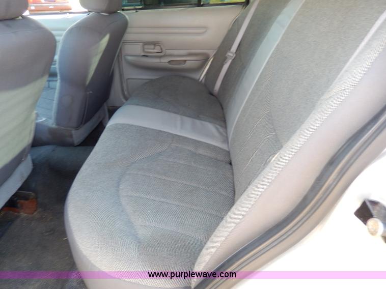 image for item H9605 2002 Ford Crown Victoria Police Interceptor