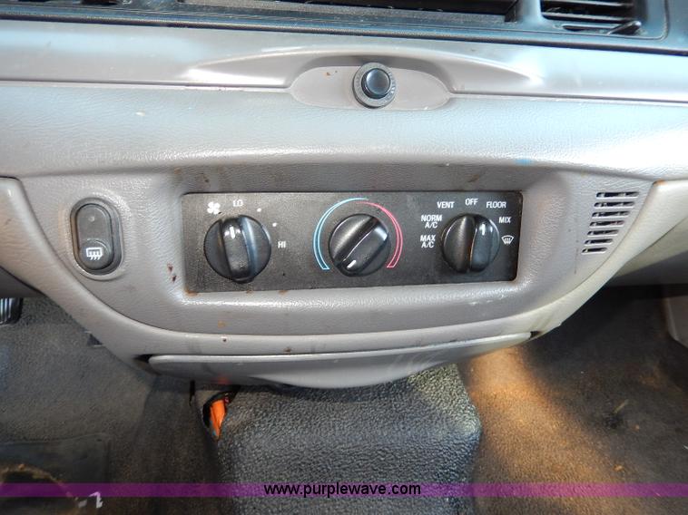 image for item H9605 2002 Ford Crown Victoria Police Interceptor