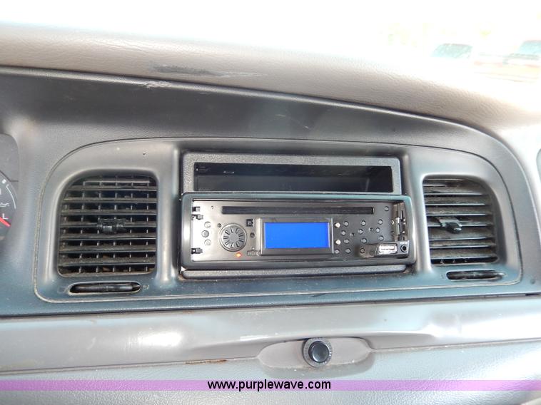image for item H9605 2002 Ford Crown Victoria Police Interceptor