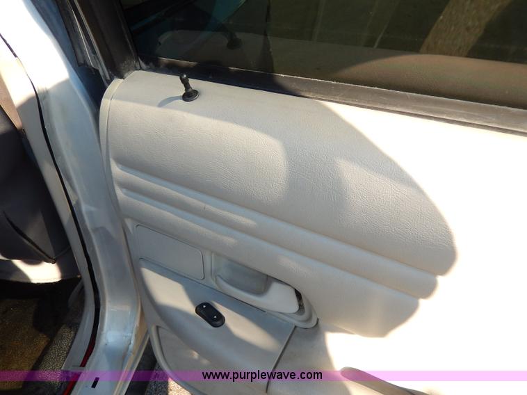 image for item H9605 2002 Ford Crown Victoria Police Interceptor