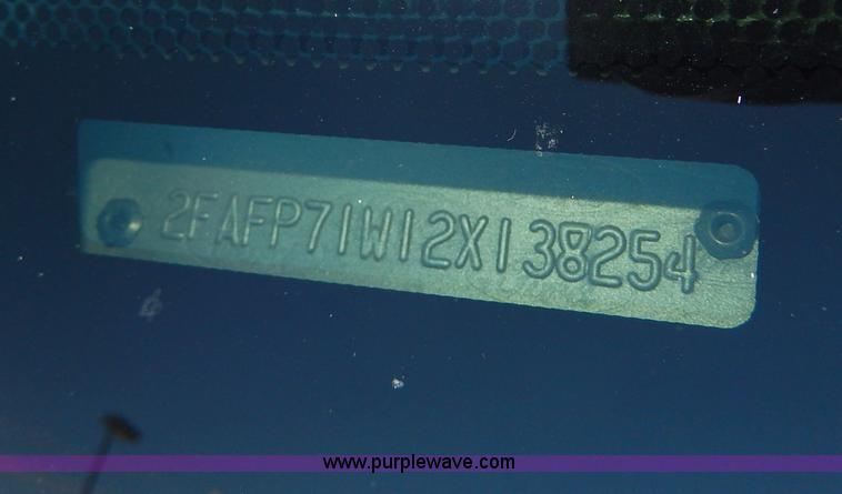 image for item H9605 2002 Ford Crown Victoria Police Interceptor