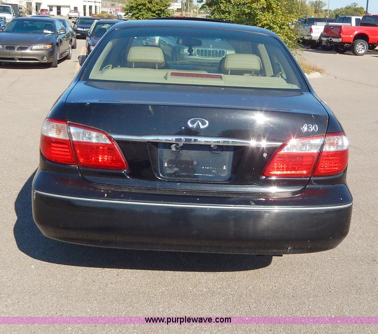 image for item H9608 2001 Infiniti I30