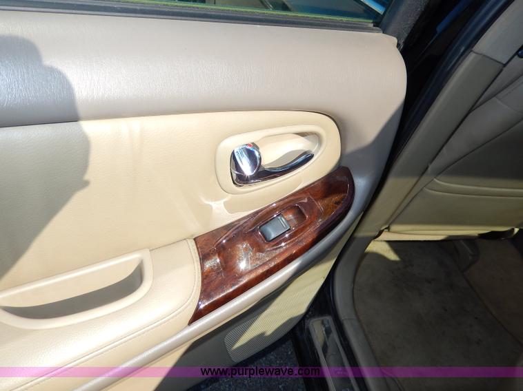 image for item H9608 2001 Infiniti I30