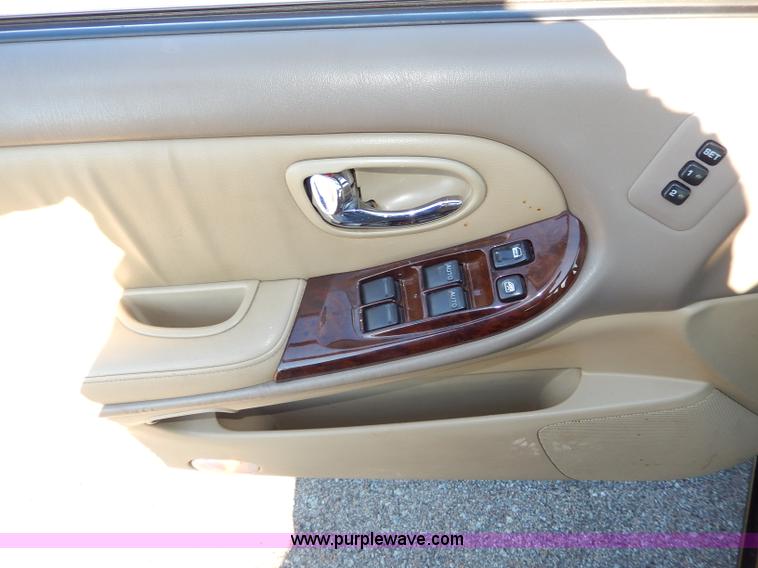 image for item H9608 2001 Infiniti I30