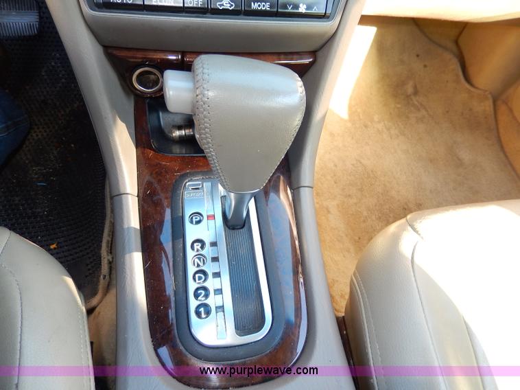 image for item H9608 2001 Infiniti I30