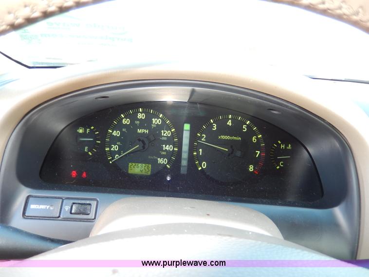 image for item H9608 2001 Infiniti I30