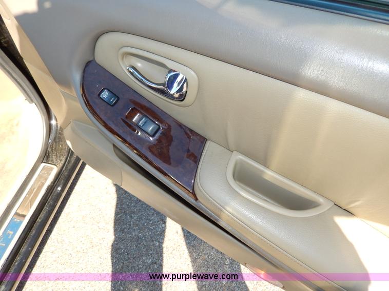 image for item H9608 2001 Infiniti I30