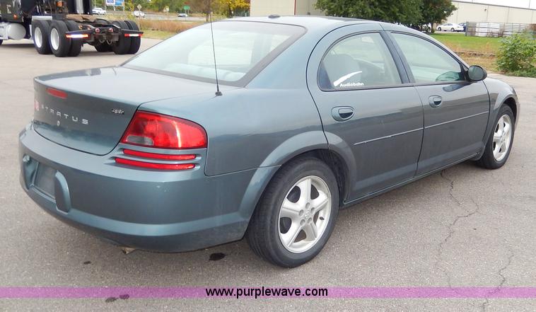 image for item H9610 2006 Dodge Stratus SXT